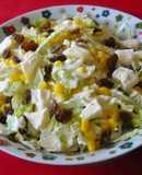 Ensalada de berza con crema de queso y albahaca