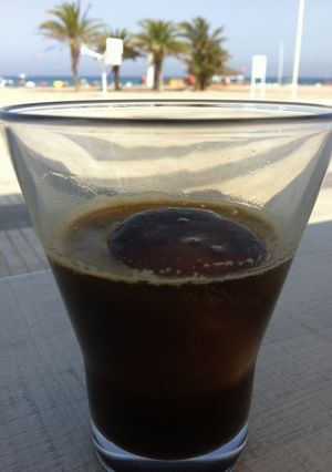 Una foto de Café con hielo