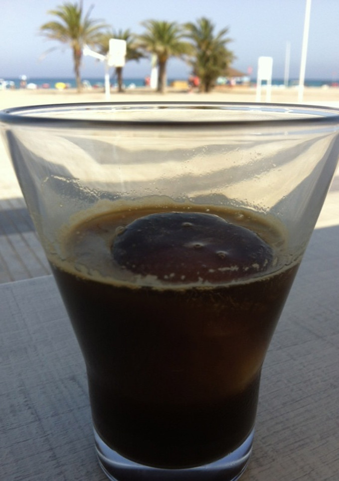 Una foto de Café con hielo