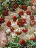 Ensalada alemana de patatas con rúcula y salsa de pepinillos
