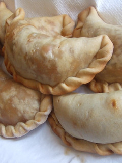 Una foto de Empanadas santiagueñas al estilo de Luis Landriscina