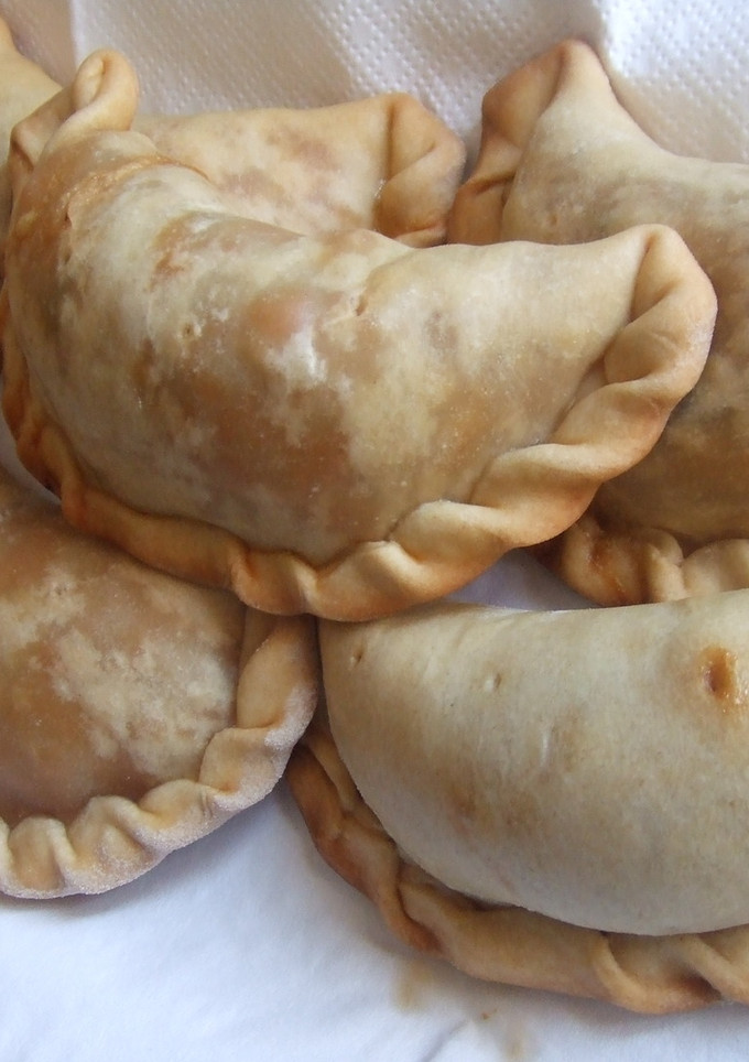 Una foto de Empanadas santiagueñas al estilo de Luis Landriscina