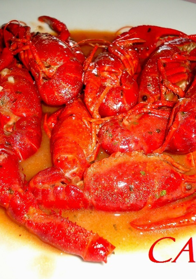 Una foto de Cangrejos de rio al Albariño