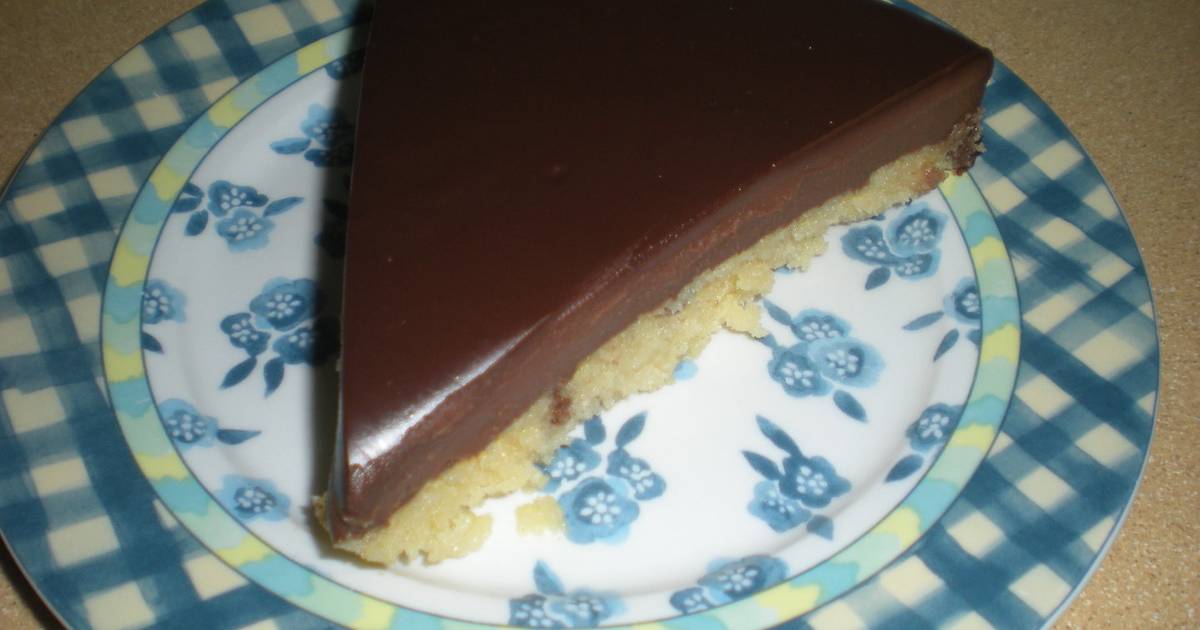 Tarta de chocolate con bizcocho casero Receta de Ceci_- Cookpad