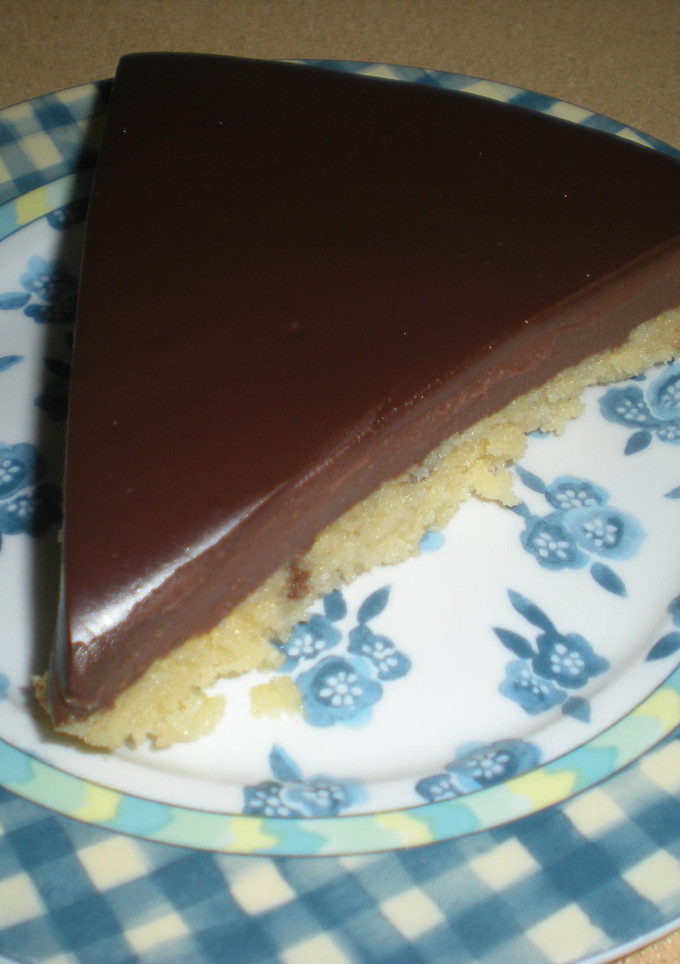 Una foto de Tarta de chocolate con bizcocho casero