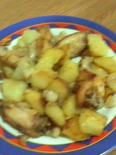 Foto principal de POLLO REVUELTO CON CEBOLLA Y BERENJENA 