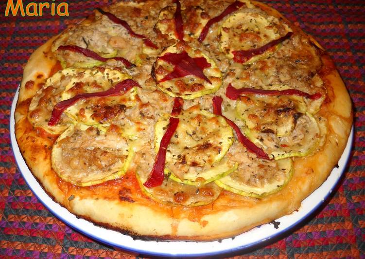 Pizza de atún con calabacín