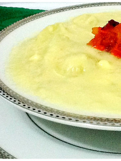 Una foto de Crema de coliflor y queso