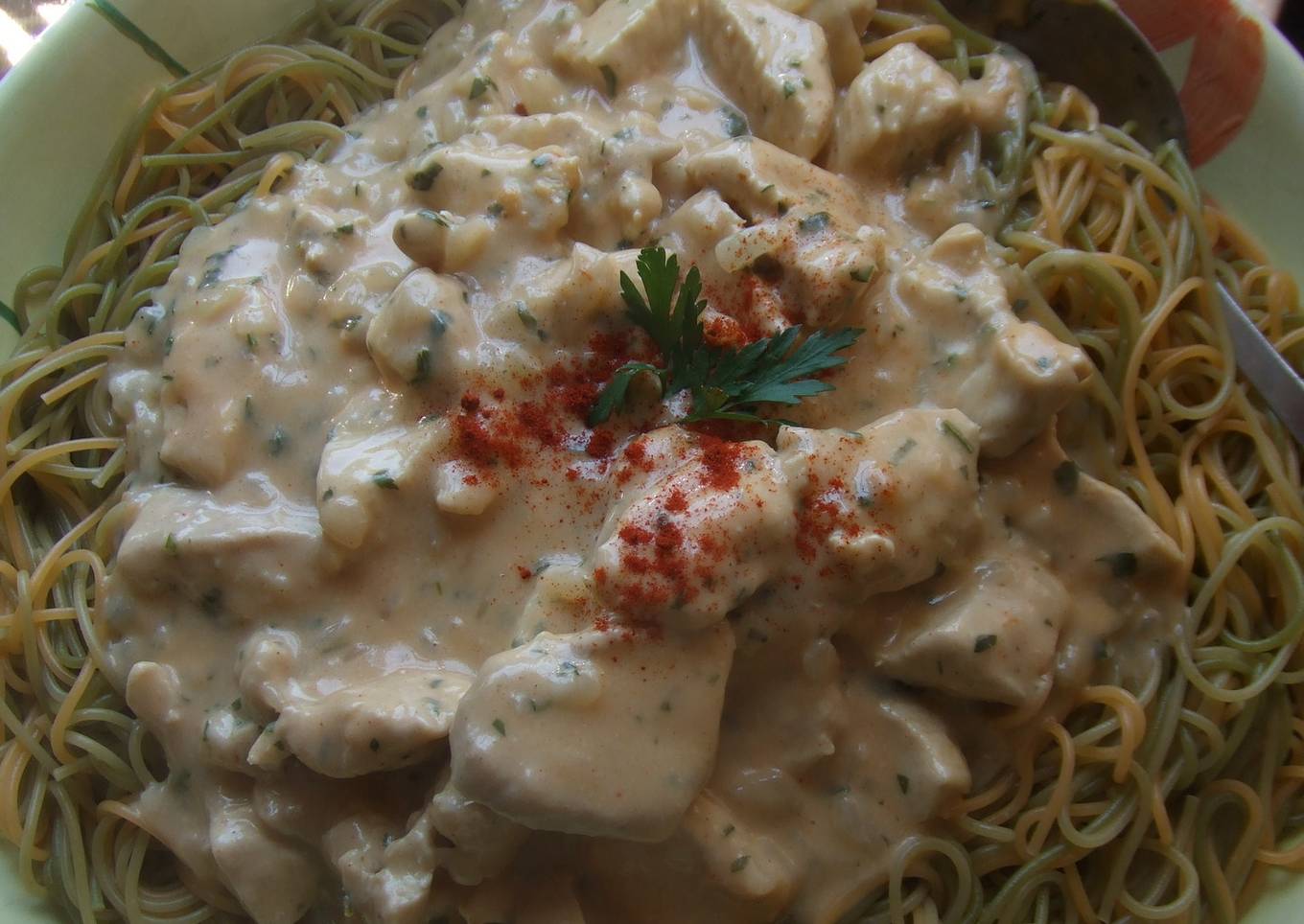 Spaghetti con pollo al pimentón de La Vera<br />