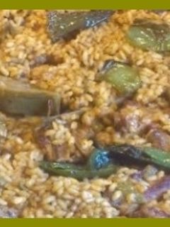 Una foto de Paella de carne