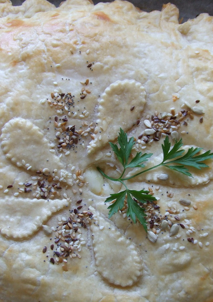 Una foto de Hojaldrado de jamón, quesos y nueces