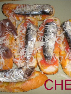 Una foto de Pinchos de sardinas en aceite
