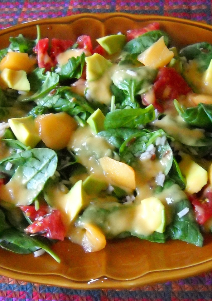 Una foto de Ensalada de espinacas con vinagreta de nectarina