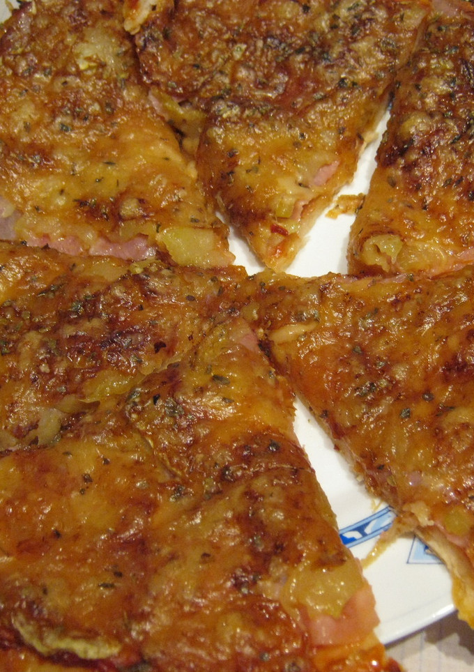 Una foto de Pizza de berenjenas y calabacín