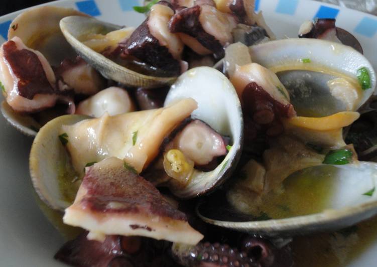Pulpo con almejas