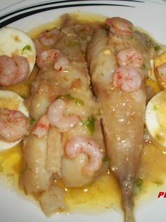 Una foto de Cazuela de colas de rape con gambas en salsa verde