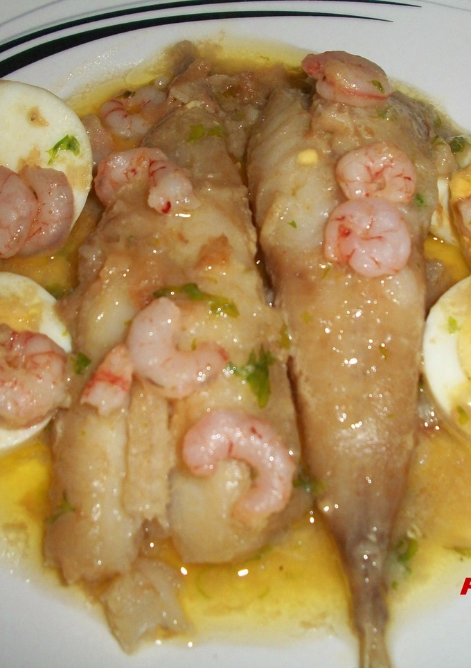Una foto de Cazuela de colas de rape con gambas en salsa verde