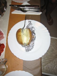 Una foto de Patatas al horno en papillote con ajo Perete