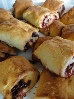 Una foto de Rugelach de frambuesa