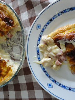 Una foto de Pastel de pollo, puerros y pavo
