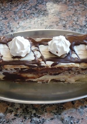 Una foto de Postre de crema pastelera con chocolate