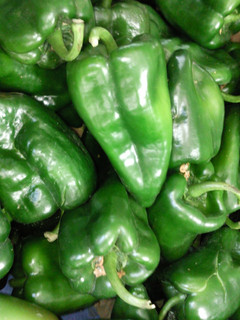 Una foto de Chiles rellenos de 4 quesos