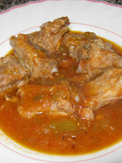 Una foto de Costillas con salsa de tomate