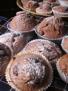 Una foto de Muffins de chocolate con conguitos