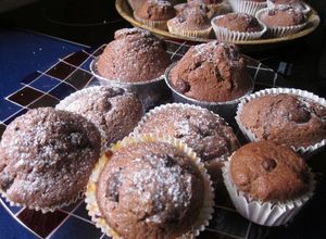 Una foto de Muffins de chocolate con conguitos