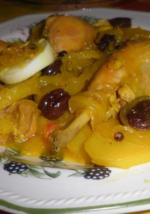 Una foto de TAJINE MORUNO DE POLLO