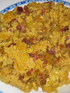 Una foto de Revuelto de chorizo y berenjenas
