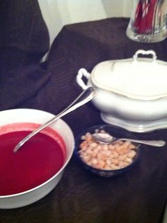 Una foto de Sopa fría de remolacha