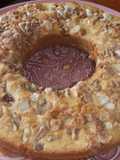 Torta savarín de manzana y nueces