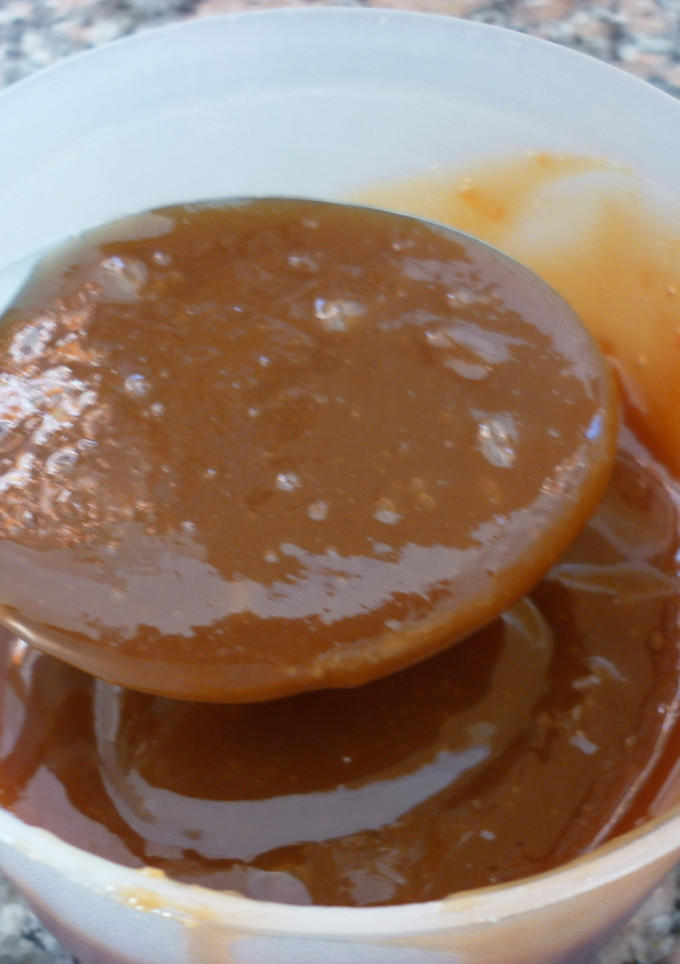 Una foto de Dulce de leche con leche en polvo (microondas)