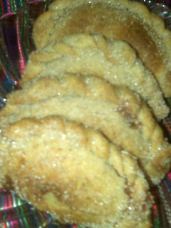 Una foto de Empanadas rellenas de turrón y mermelada
