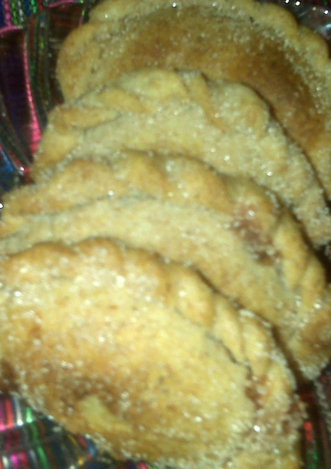 Una foto de Empanadas rellenas de turrón y mermelada