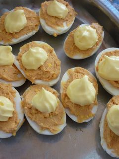 Una foto de Huevos rellenos caseros