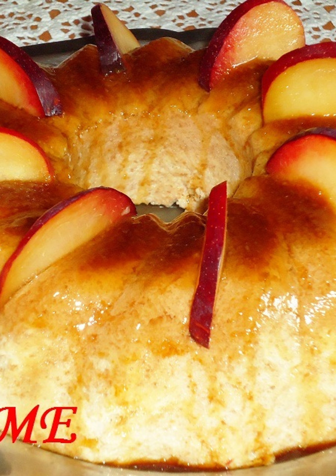 Una foto de Flan de ciruelas
