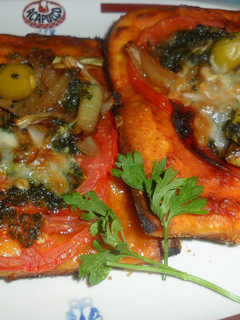Una foto de Pizzetas mediterráneas