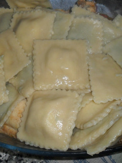 Una foto de Raviolón de queso ricotta, jamón y nueces