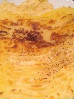 Una foto de Puré de patatas navideño con ajo y nuez moscada