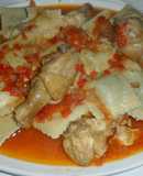Pollo en salsa de tomate al comino