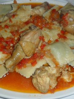 Una foto de Pollo en salsa de tomate al comino