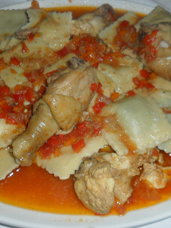 Una foto de Pollo en salsa de tomate al comino