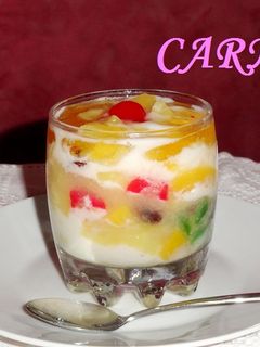 Una foto de Casata de limón y frutas confitadas
