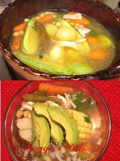 Una foto de Caldo tlalpeño al chipotle