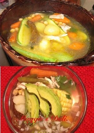 Una foto de Caldo tlalpeño al chipotle