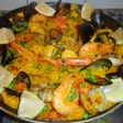 Paella mixta de pollo y mariscos