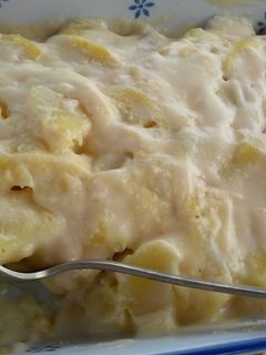 Una foto de Patatas con bacalao casera