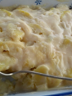 Una foto de Patatas con bacalao casera